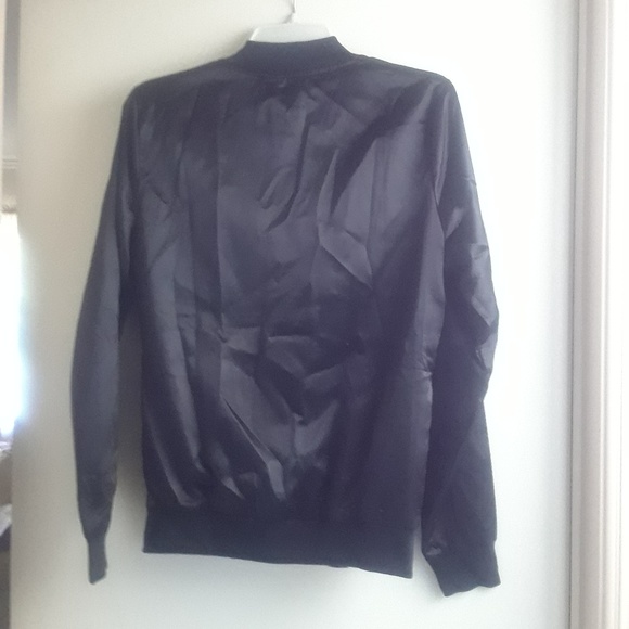 Jenny Von Jacket - Picture 3 of 3